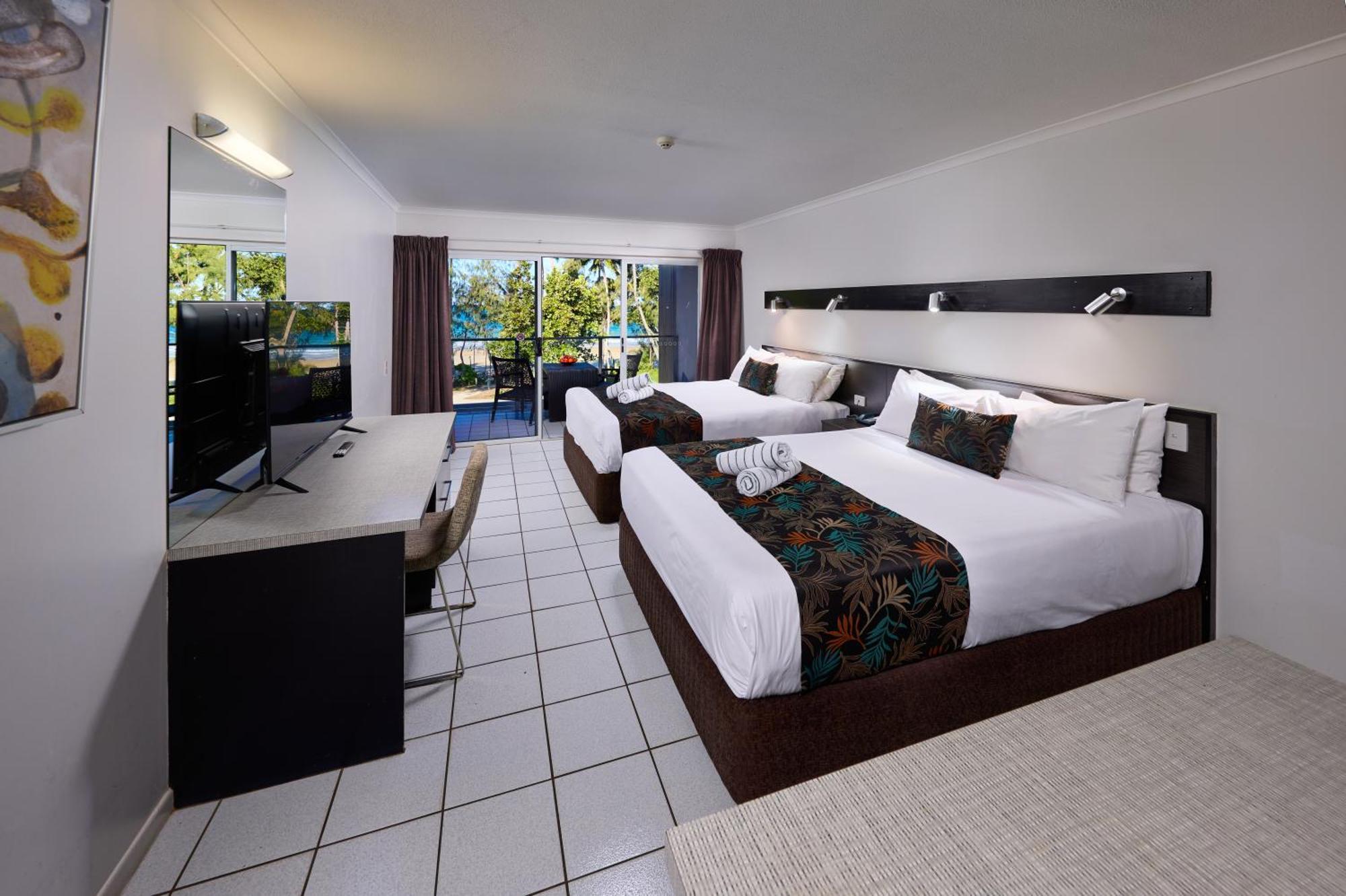 Castaways Resort & Spa On Mission Beach Exterior foto
